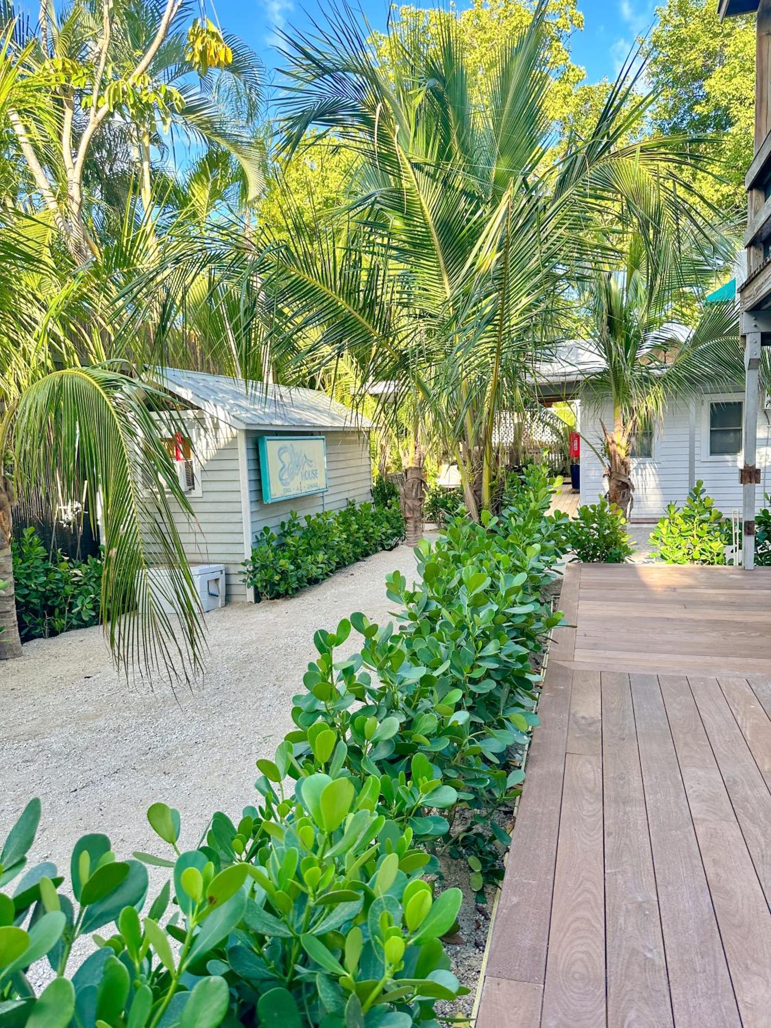 Eden House 3*