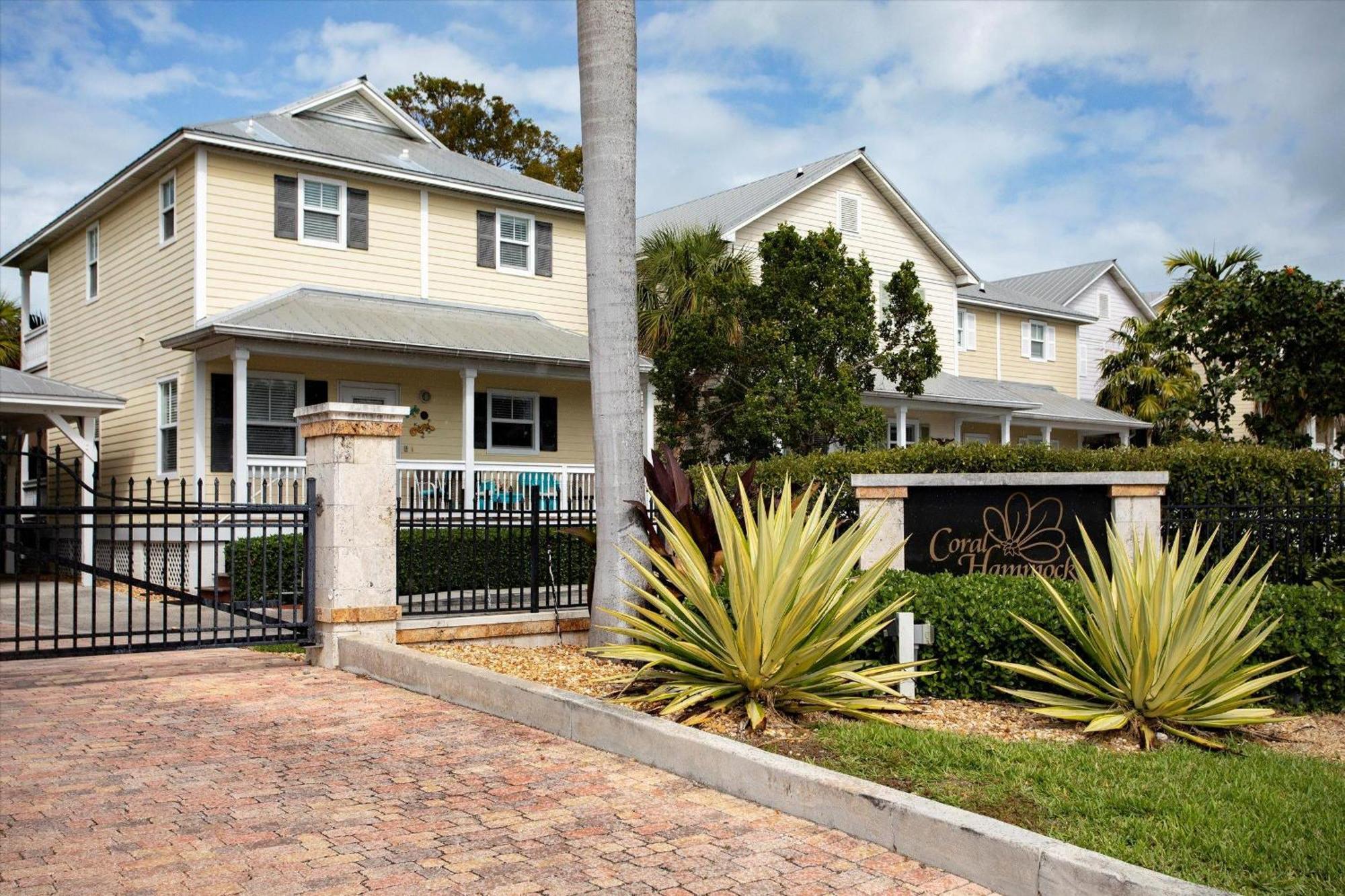 Mermaids Retreat At Coral Hammock Holiday home *