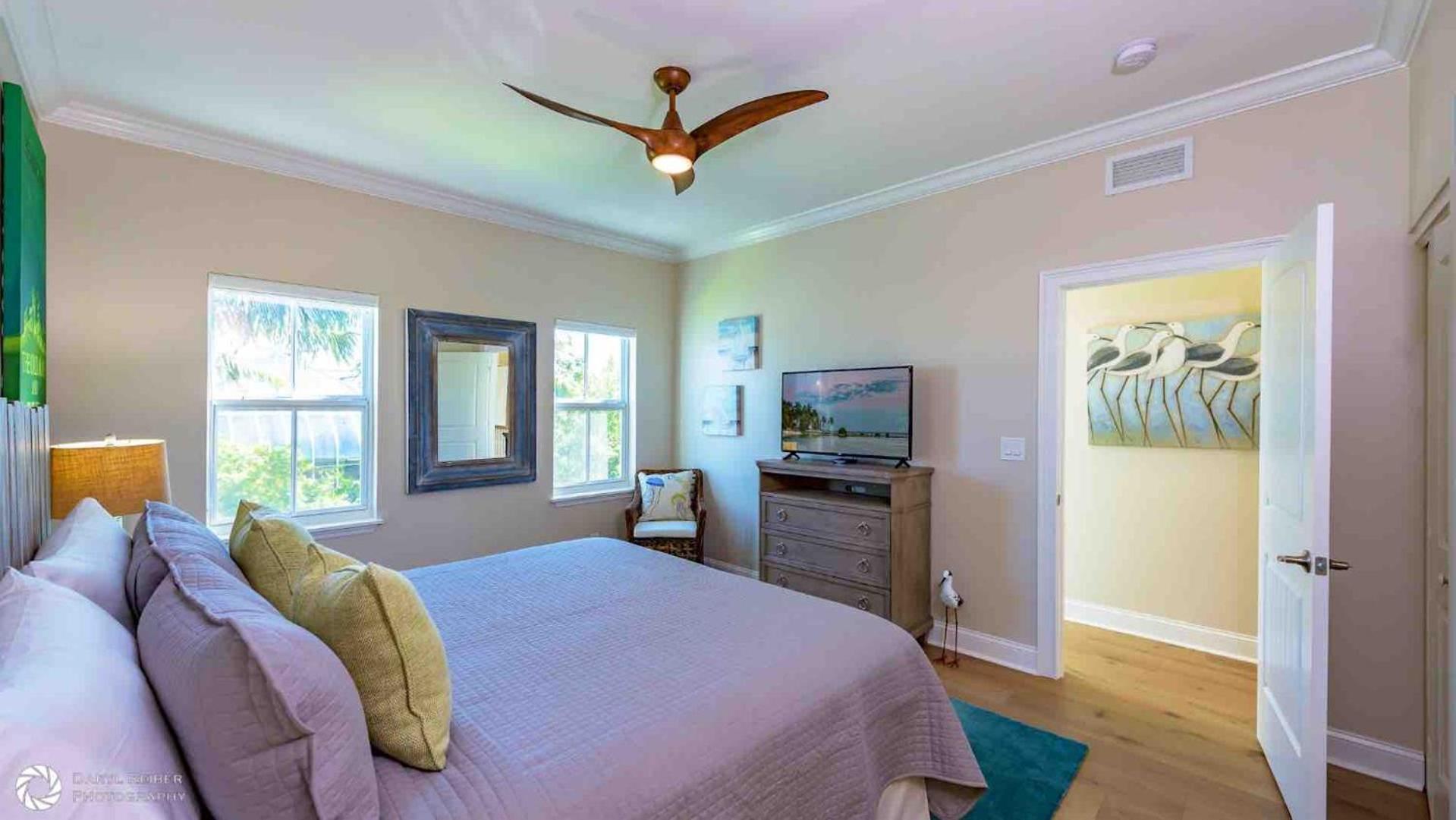 Dance Of The Butterflies By Last Key Realty Holiday home *