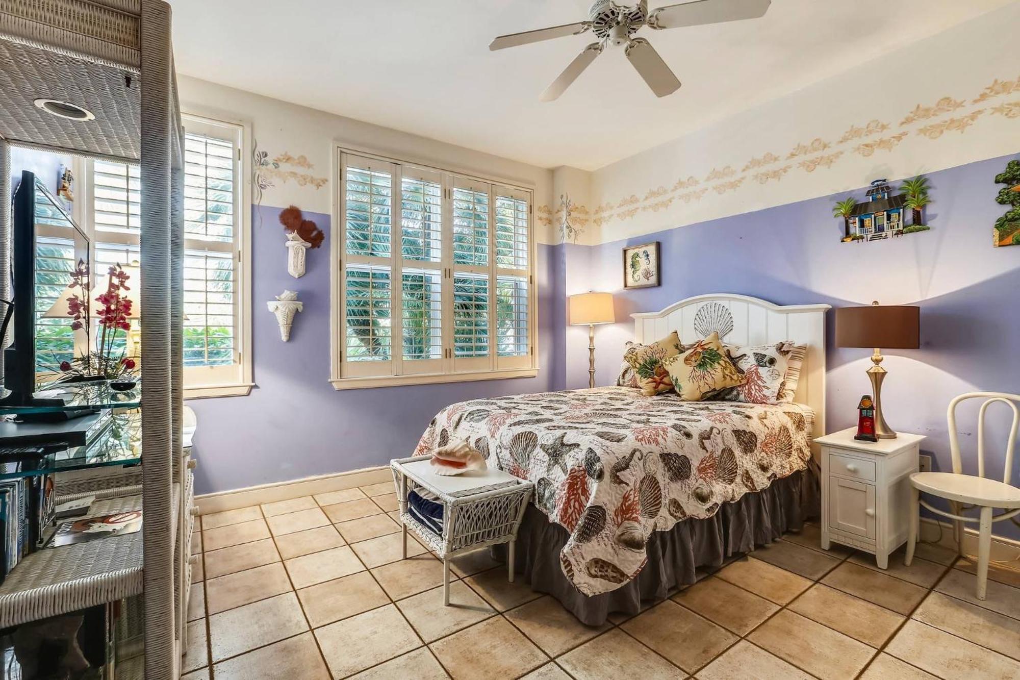 Holiday home Trumans Hideaway By Avantstay Great Location W Patio Outdoor Dining Bbq Shared Pool Week Long *