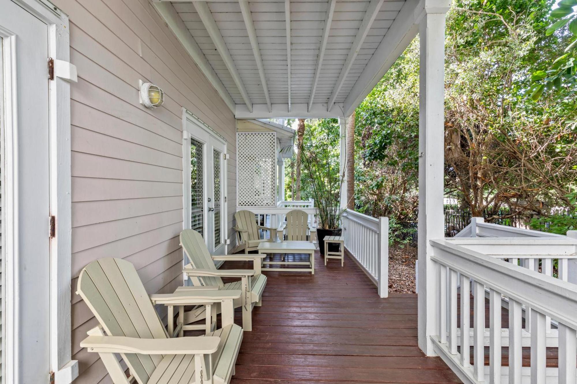Mermaids Retreat At Coral Hammock