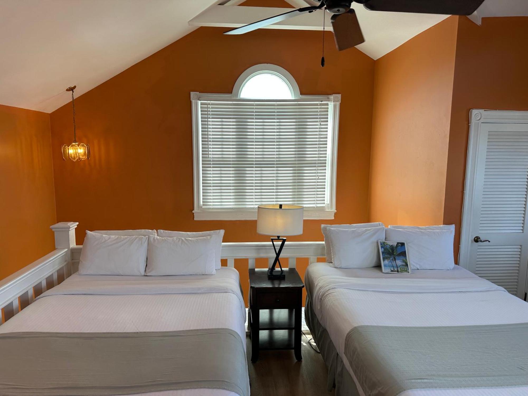 Douglas House Inn 3*