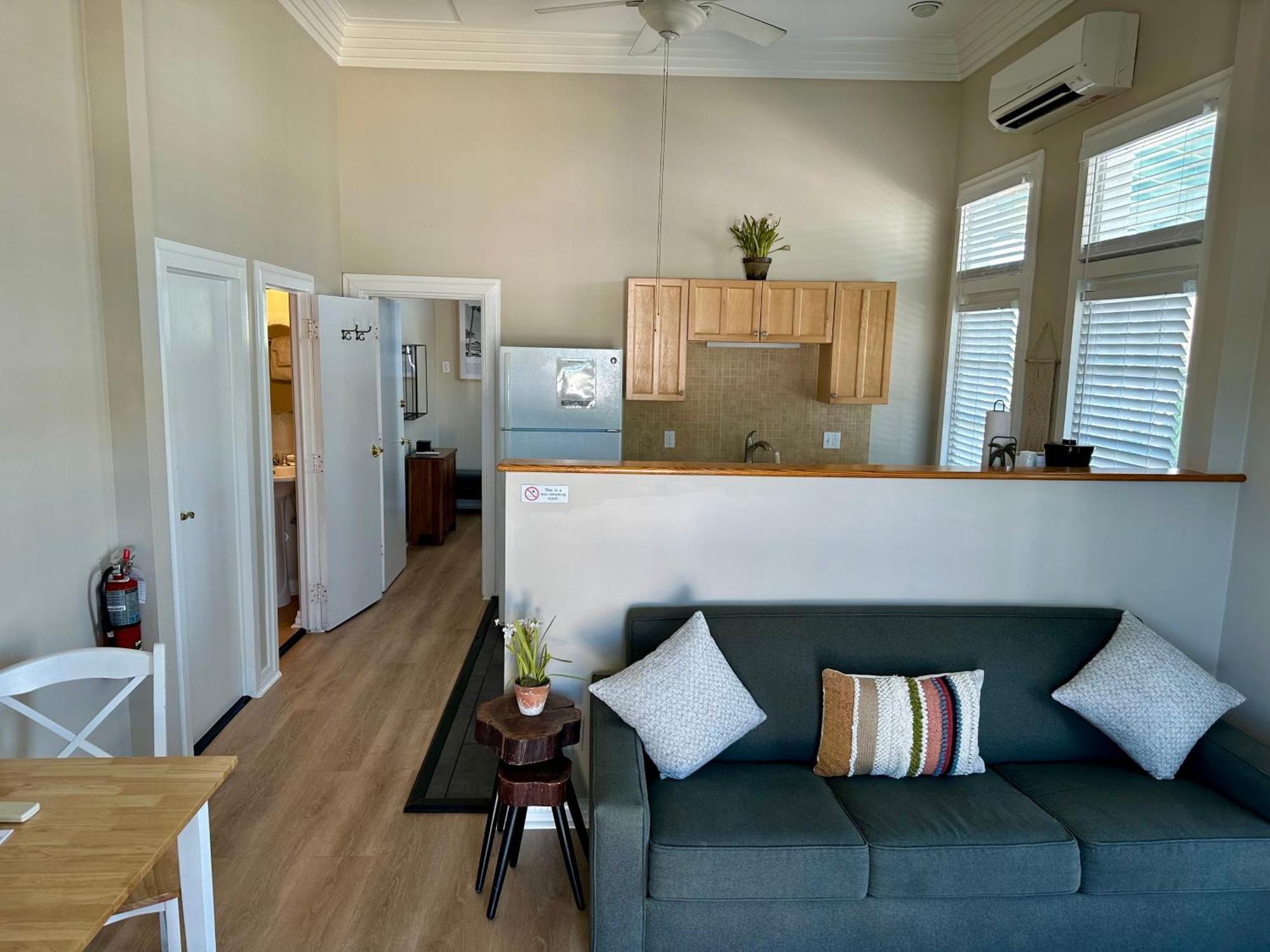 Douglas House Inn 3*