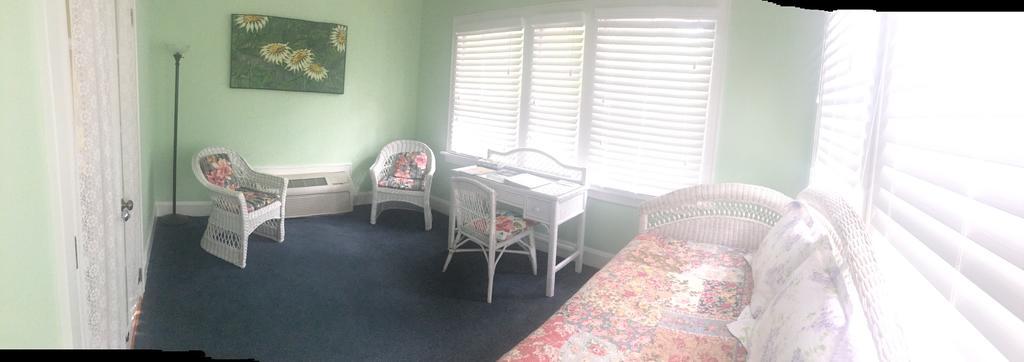 Amsterdam's Curry Mansion Bed & Breakfast 3*