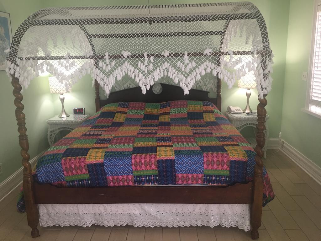 Bed & Breakfast Amsterdam's Curry Mansion Key West