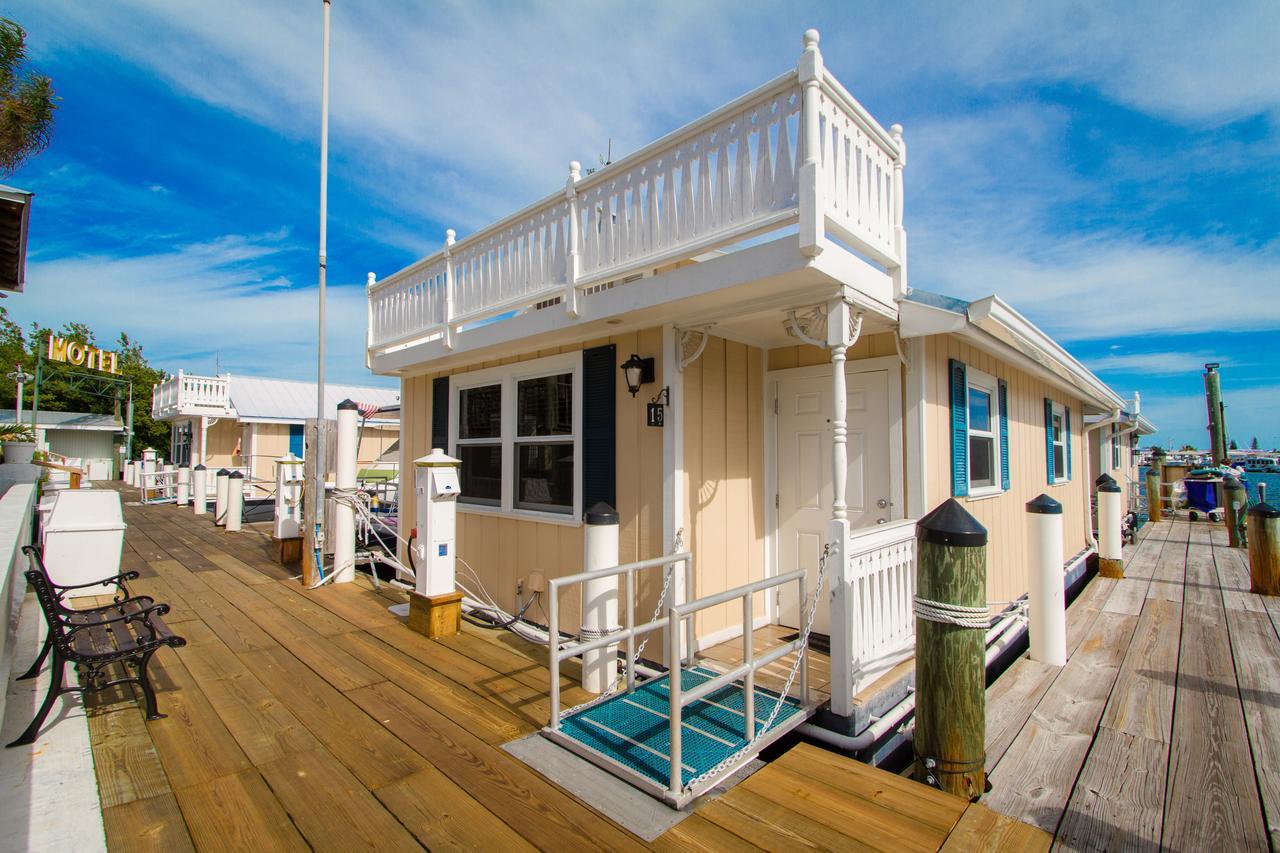 Motel Harborside & Marina