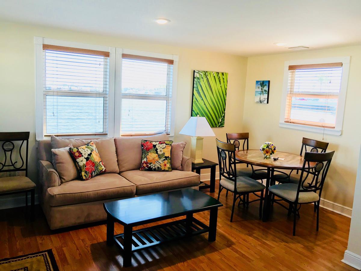 Harborside & Marina Motel 2*