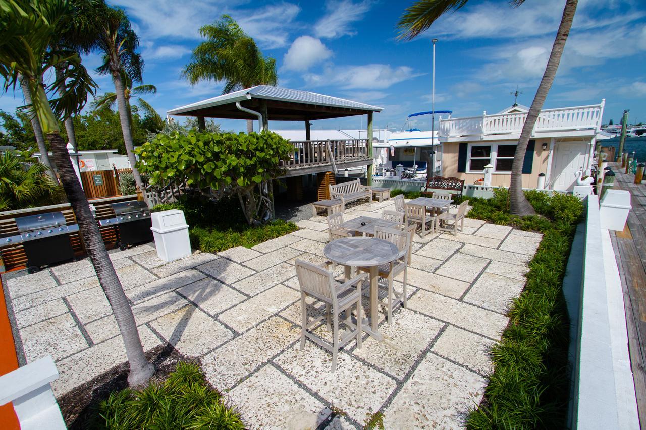 Motel Harborside & Marina