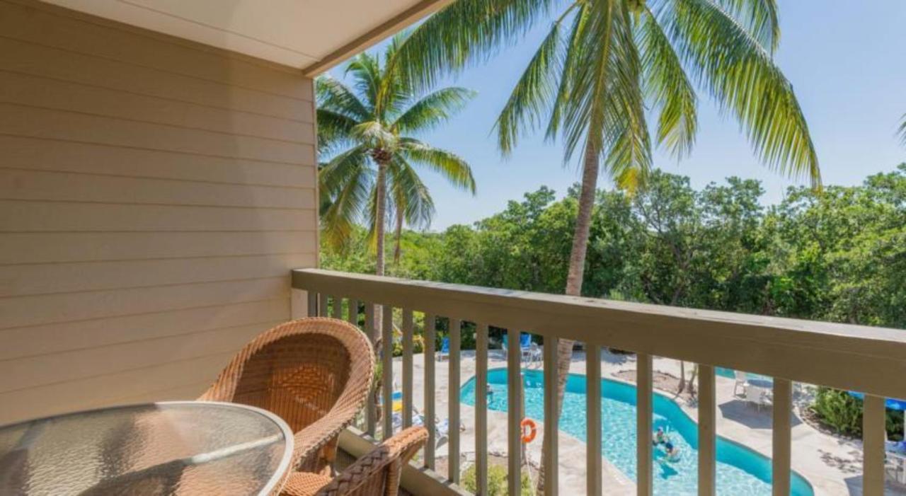 Coconut Mallory And Marina Hotel